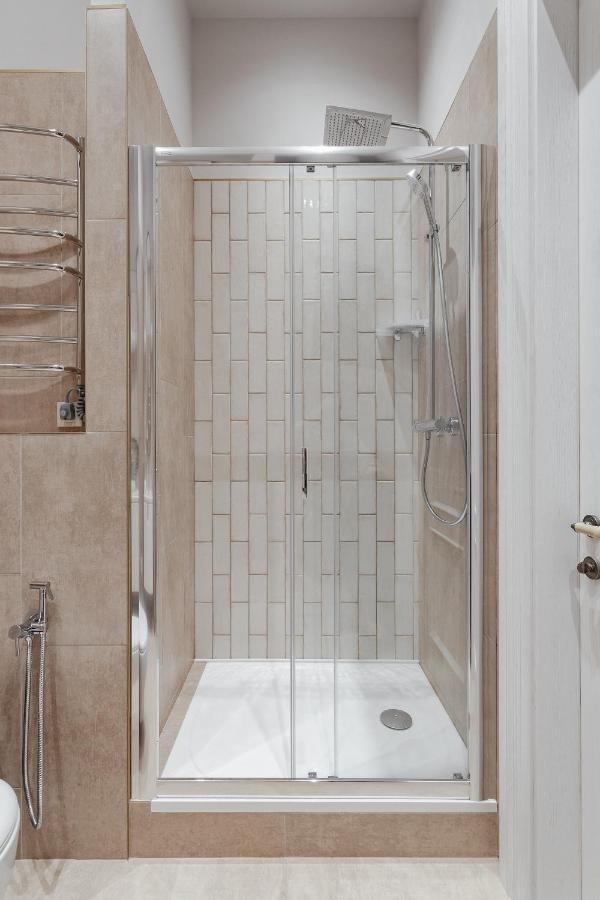 New! Luxury Apartment In The Center Of Odessa Overlooking Deribasovskaya Str. Low Price! Екстериор снимка