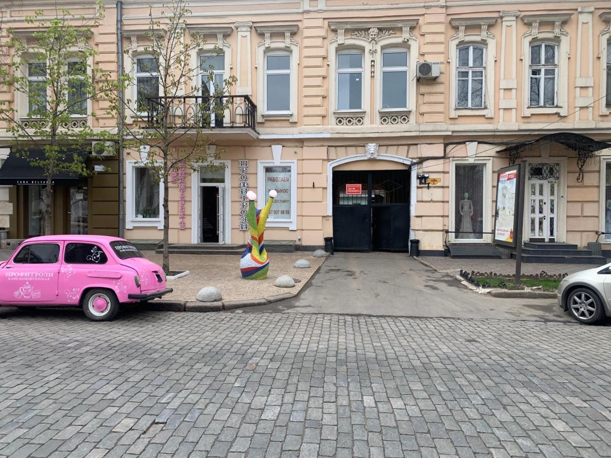 New! Luxury Apartment In The Center Of Odessa Overlooking Deribasovskaya Str. Low Price! Екстериор снимка