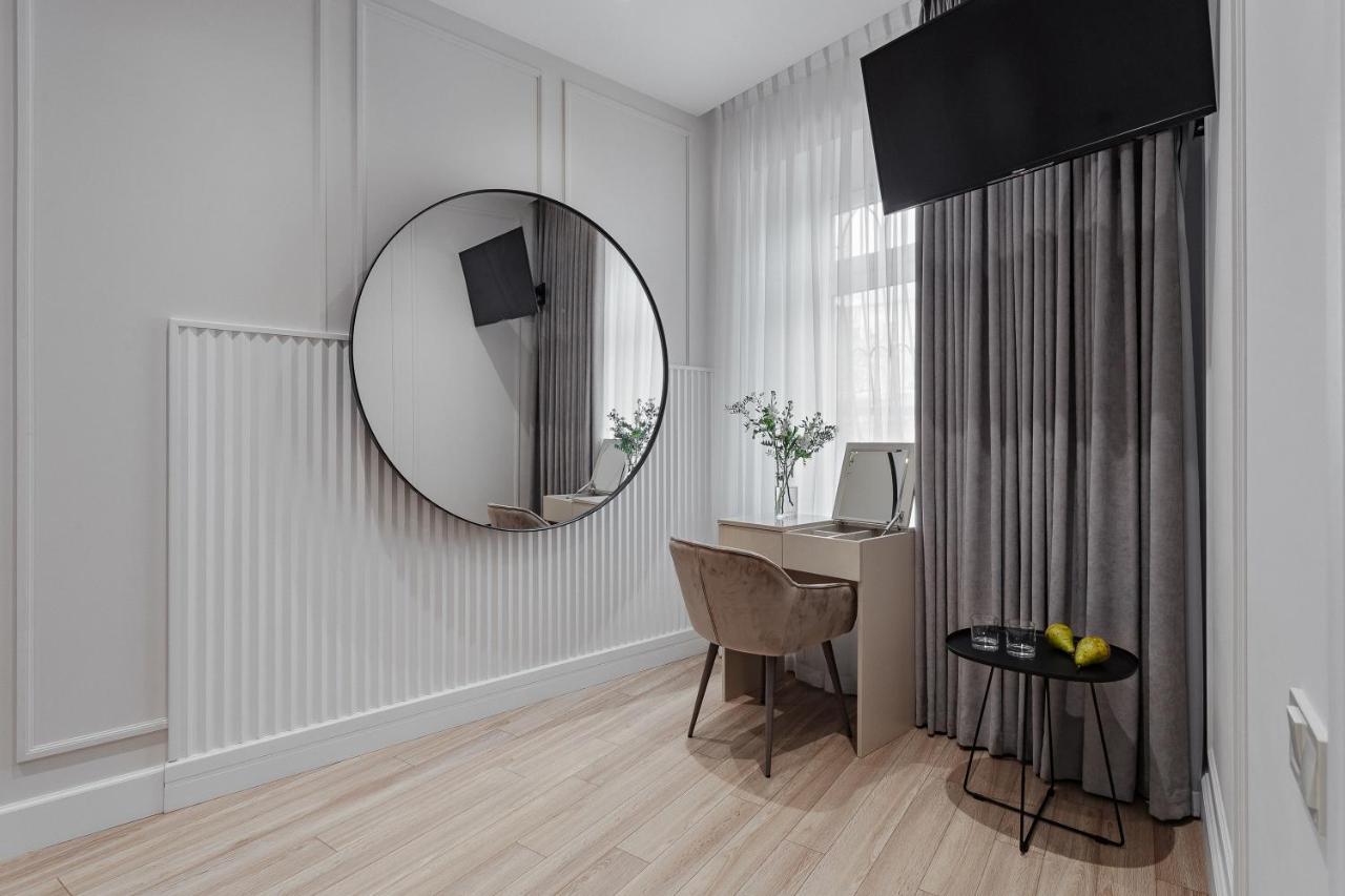 New! Luxury Apartment In The Center Of Odessa Overlooking Deribasovskaya Str. Low Price! Екстериор снимка